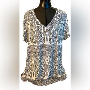 Folunis Women’s Plus Size 1X Paisley Top New